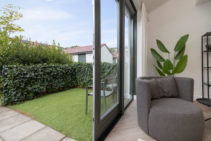 Tussenwoning te koop: Krommehoekstraat 16, Amsterdam