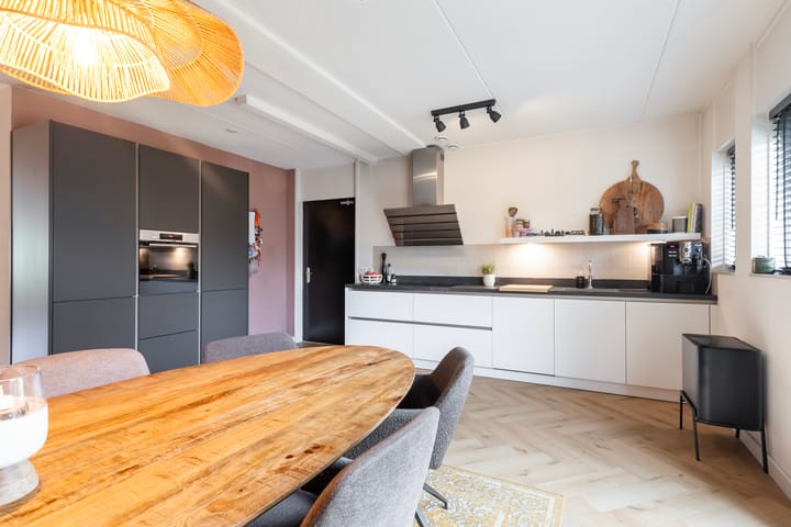 Hoekwoning te koop: van Berkenstraat 1, Heerenveen