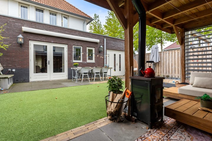 Hoekwoning te koop: van Berkenstraat 1, Heerenveen