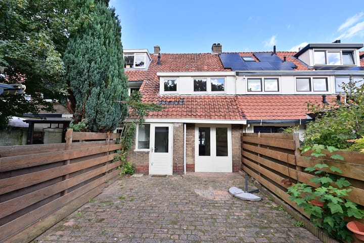 Tussenwoning te koop: Kometenstraat 6, Hilversum