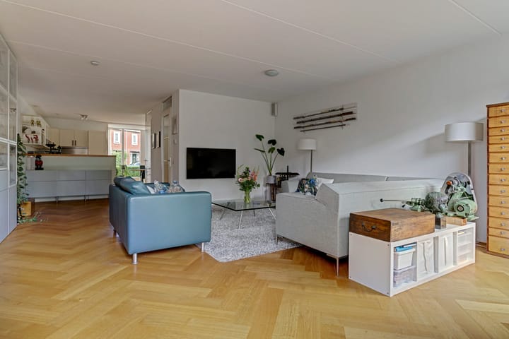 Twee-onder-één-kap te koop: Hadrianus 20, Elst (Ge)