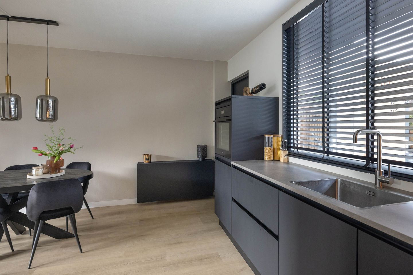 Photo 10 of Charlotte Köhlerstraat 85