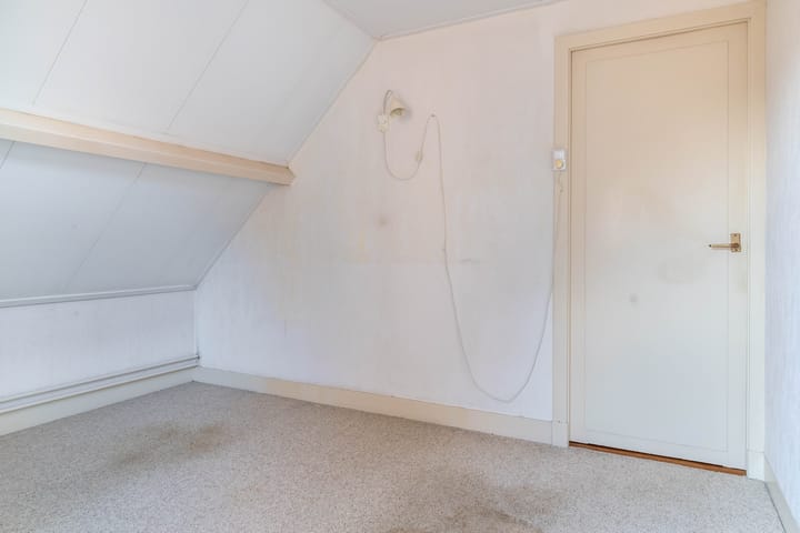 Twee-onder-één-kap te koop: Emmastraat 69, Lekkerkerk