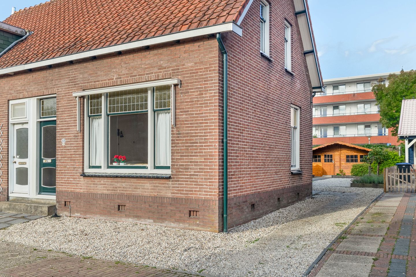 Foto 19 van Emmastraat 69