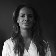 Sharon Dirkse van den Heuvel - Commercieel Medewerker