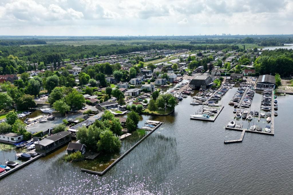 Nieuw-Loosdrechtsedijk 214 