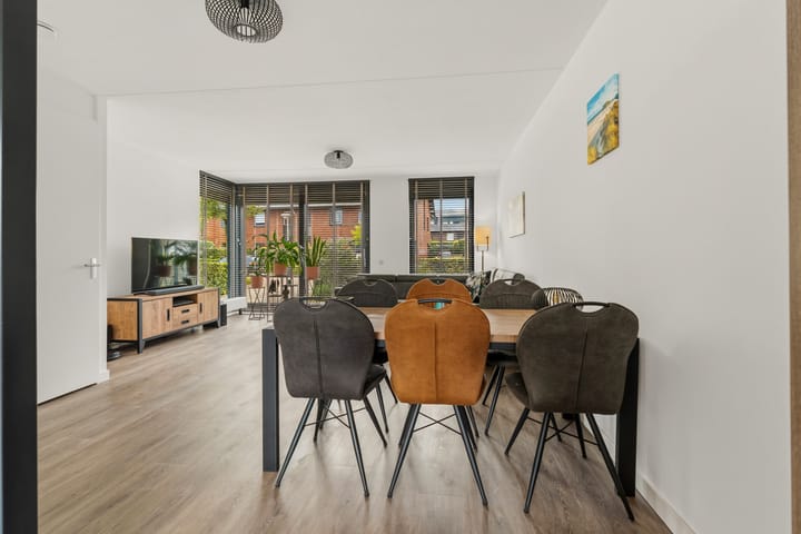 Hoekwoning te koop: Black Alicante 104, Huissen