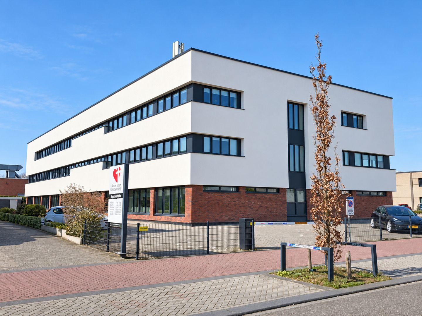 Bekijk foto 3 van Antoniuslaan 1