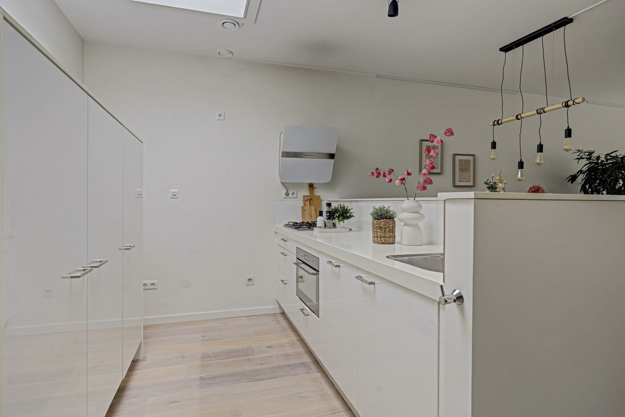 Photo 3 of Camperstraat 22-M