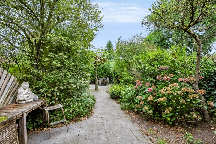 Tussenwoning te koop: Breeuwershoeve 112, Apeldoorn