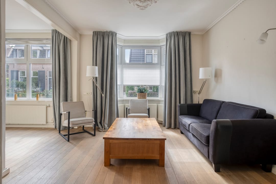 Photo 2 of Emmastraat 21