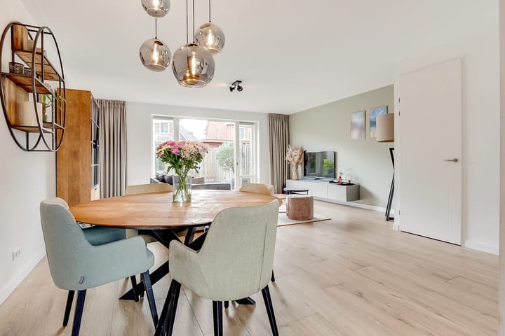 Tussenwoning te koop: Platanenlaan 50, Nederhorst Den Berg