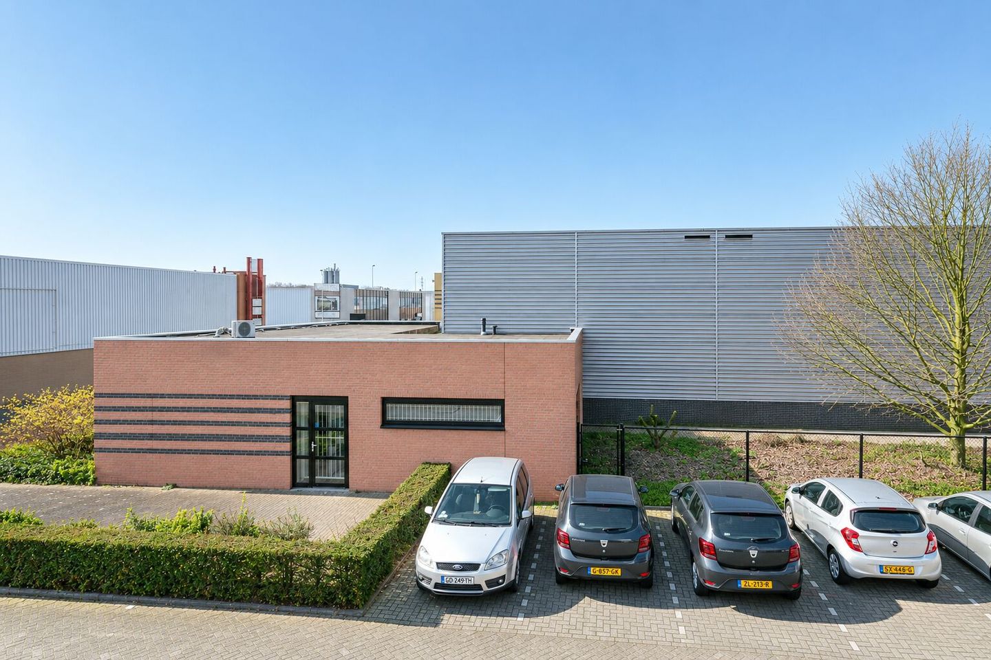 View photo 4 of Hallenweg 34