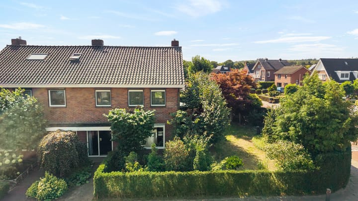 Twee-onder-één-kap te koop: Benedendorpsstraat 28A, Zeddam