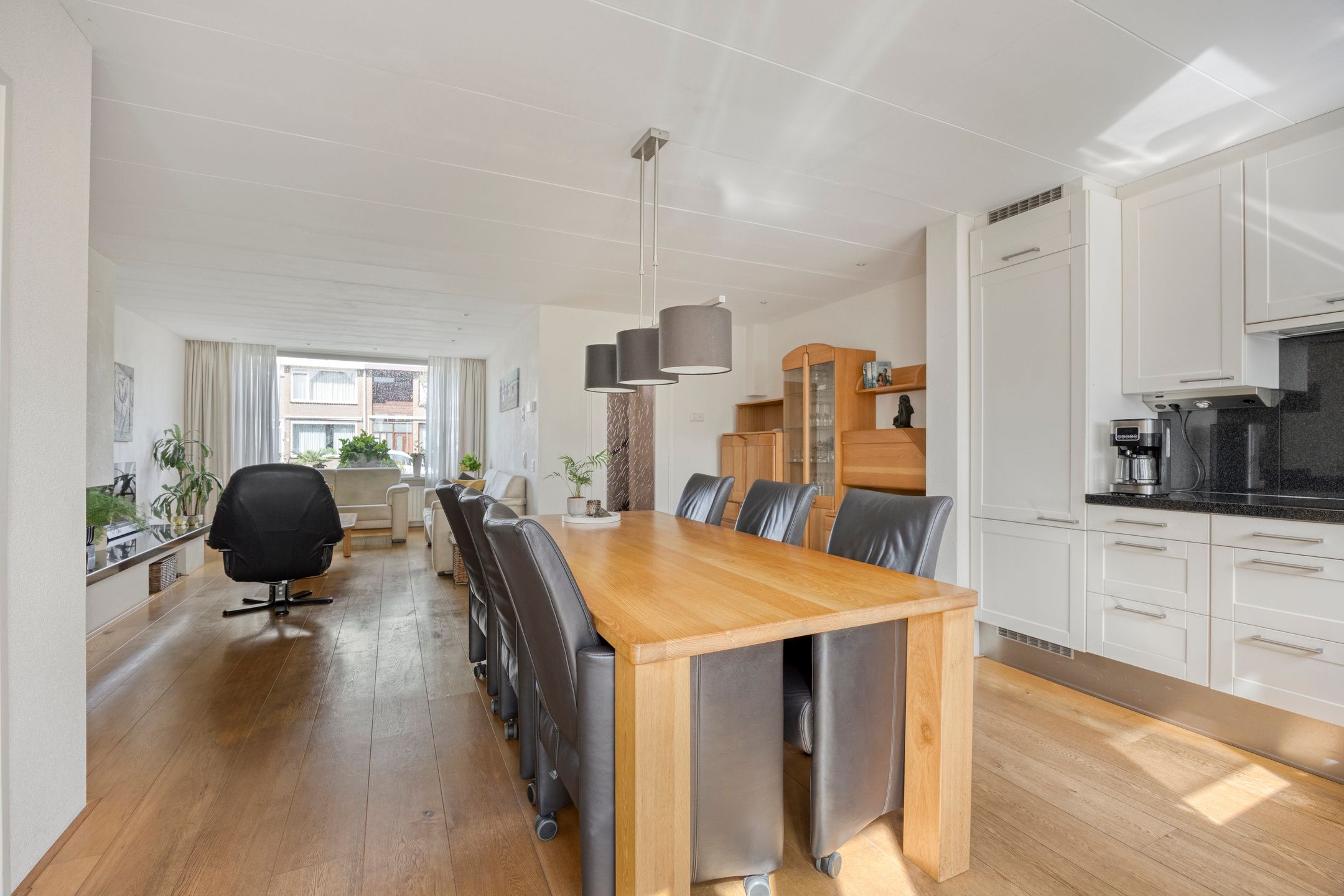 Photo 3 of Voswijckstraat 7