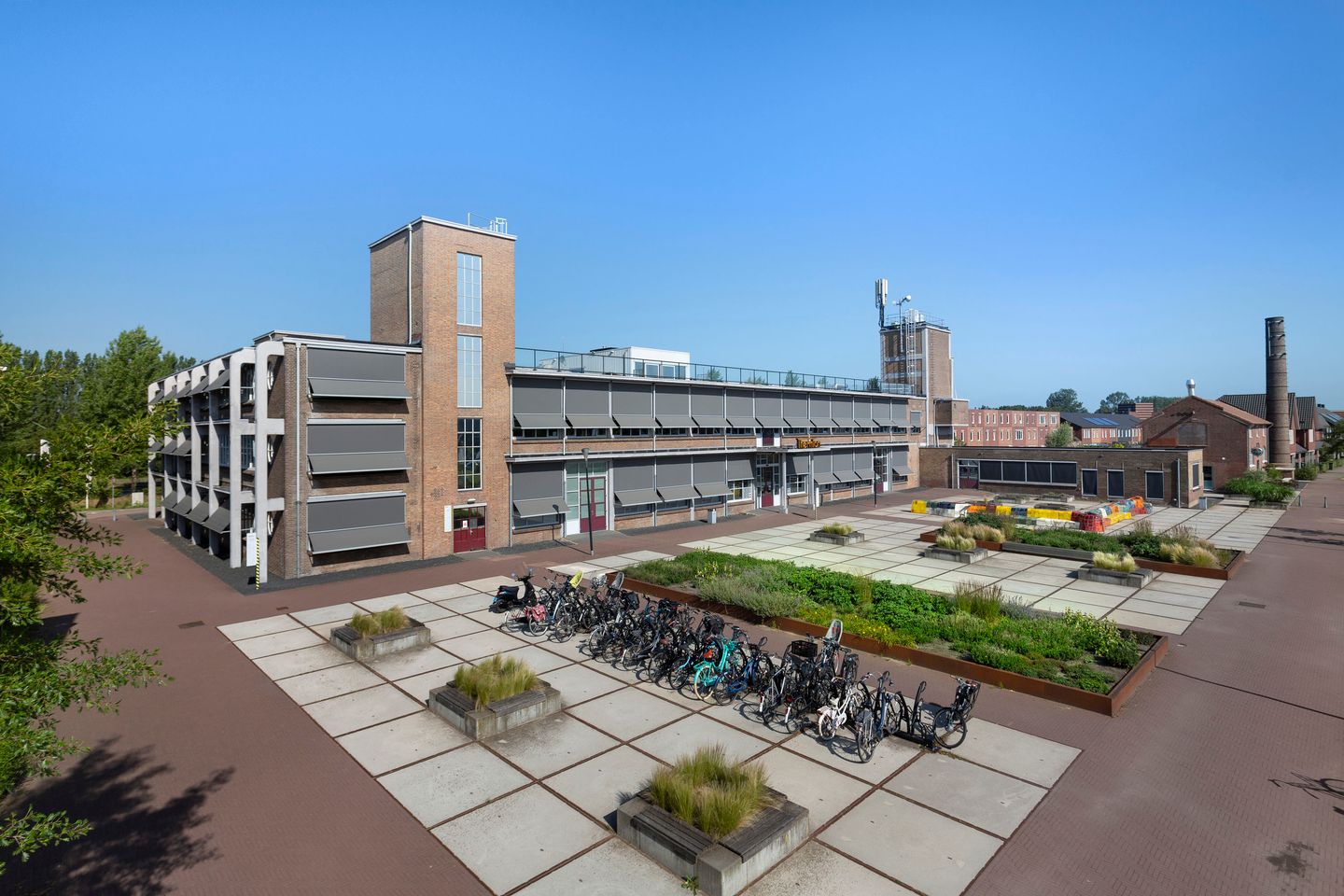 View photo 1 of Thermionpark 14