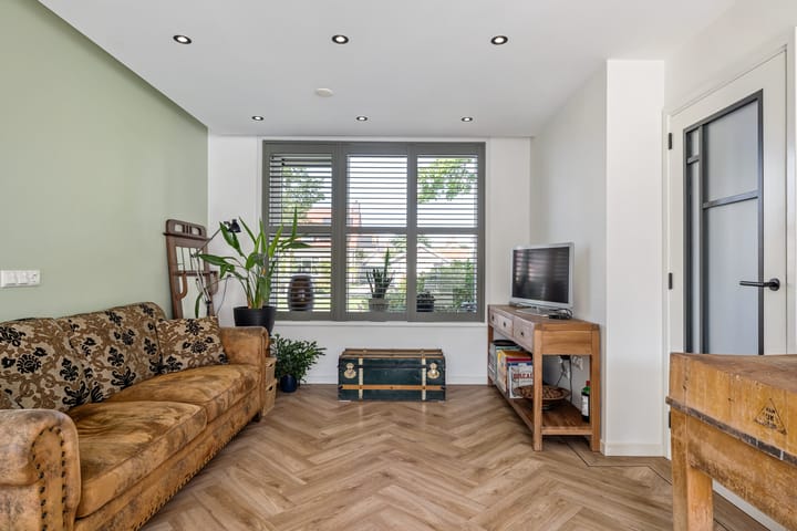 Twee-onder-één-kap te koop: Anjelierstraat 6, Heerenveen