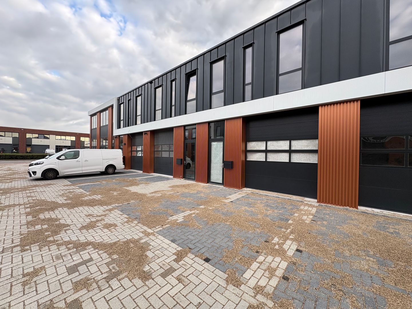 View photo 2 of Stephensonstraat 2-W