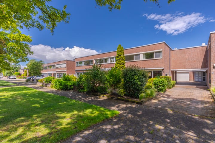 Tussenwoning te koop: Vondellaan 19, Zevenaar