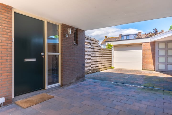 Tussenwoning te koop: Vondellaan 19, Zevenaar