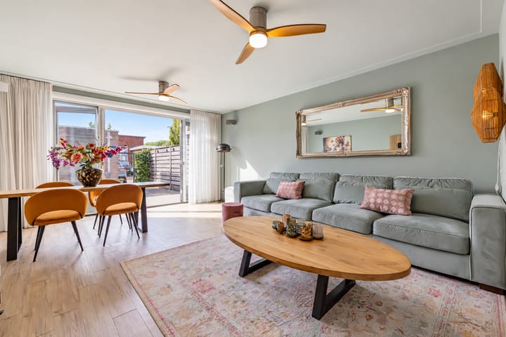 Tussenwoning te koop: Regenboog 23, Vinkeveen