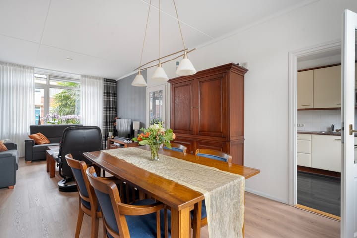 Tussenwoning te koop: Troelstrastraat 28, Olst