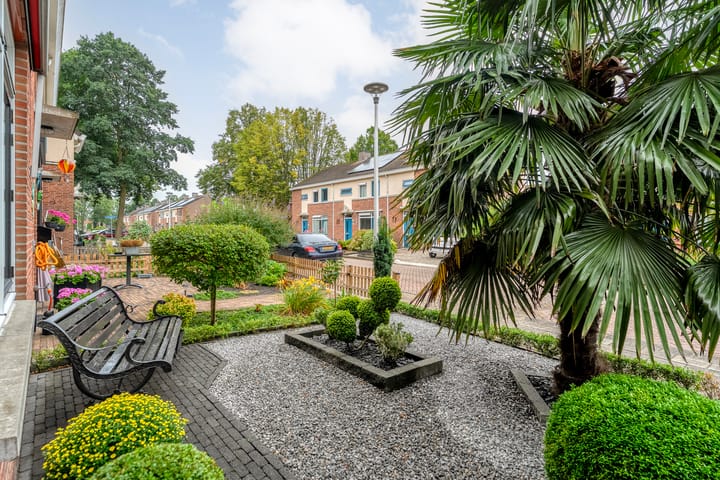 Tussenwoning te koop: Troelstrastraat 28, Olst