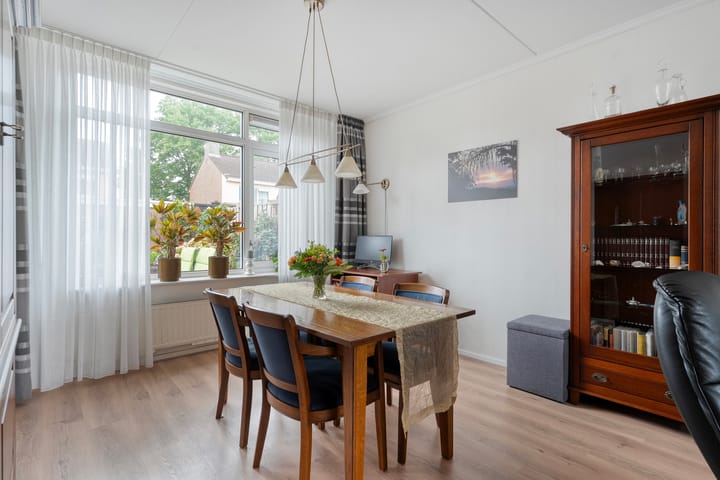 Tussenwoning te koop: Troelstrastraat 28, Olst