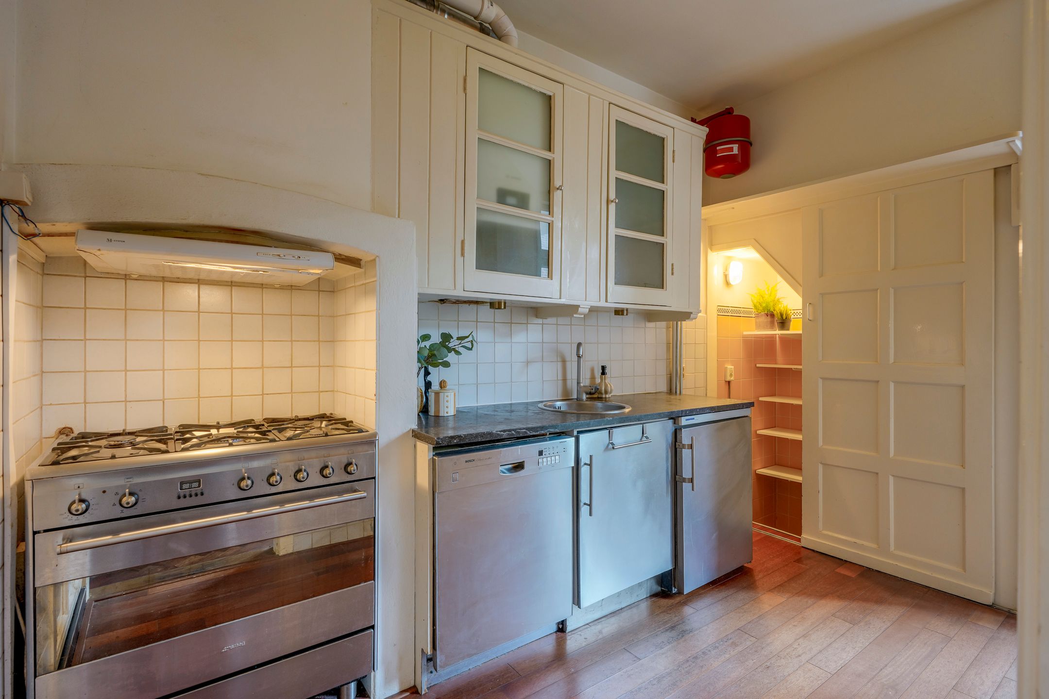 Photo 15 of Pieter Saenredamstraat 11