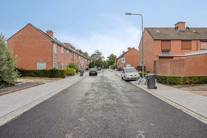 Tussenwoning te koop: Reigerstraat 21, Sittard