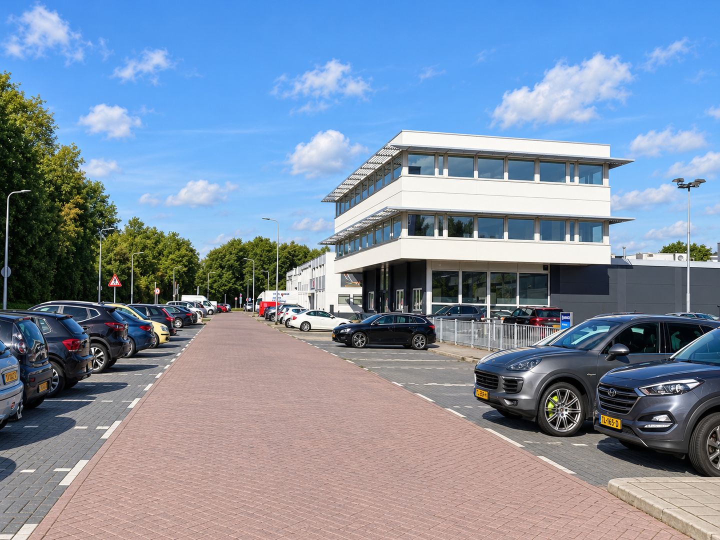 Bekijk foto 3 van H.A. Lorentzstraat 4