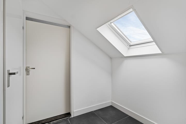 Tussenwoning te koop: Ringoven 6, Roermond