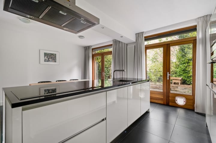 Tussenwoning te koop: Ringoven 6, Roermond