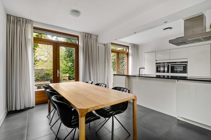 Tussenwoning te koop: Ringoven 6, Roermond