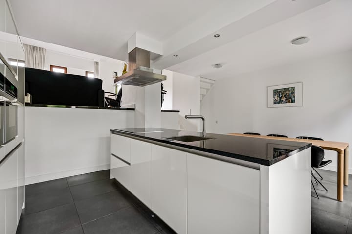 Tussenwoning te koop: Ringoven 6, Roermond
