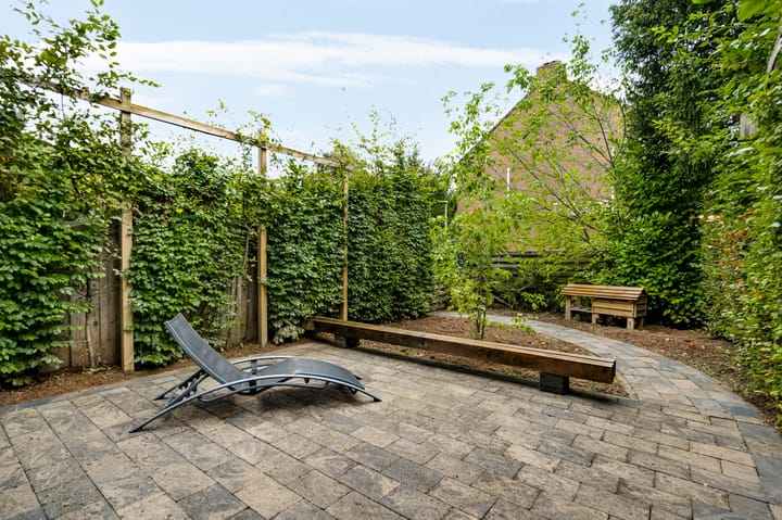 Tussenwoning te koop: Ringoven 6, Roermond