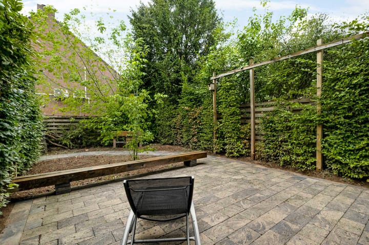 Tussenwoning te koop: Ringoven 6, Roermond