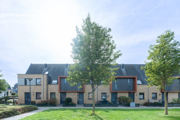 Tussenwoning te koop: Colonnade 35, Hoofddorp