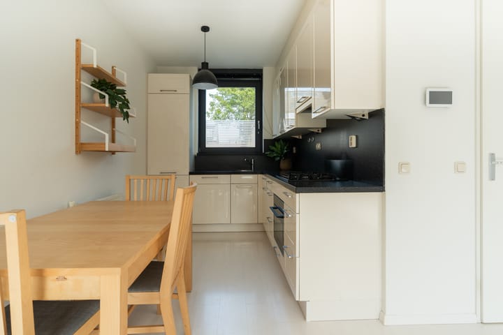 Tussenwoning te koop: Colonnade 35, Hoofddorp
