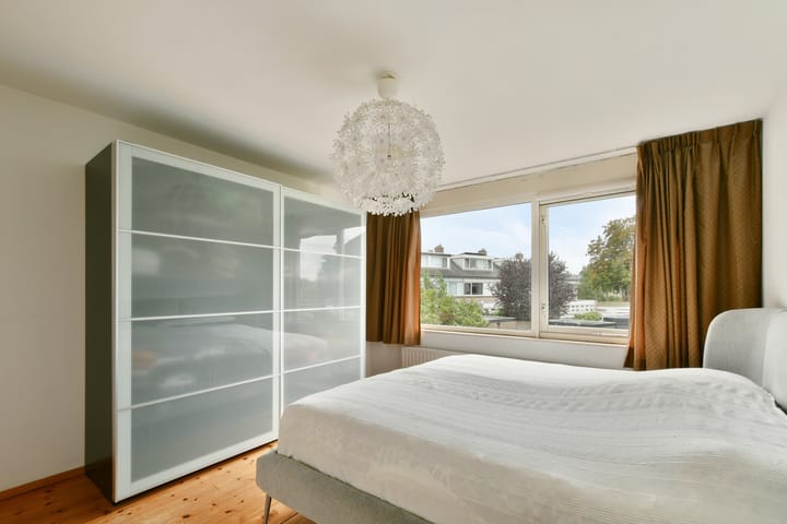Tussenwoning te koop: Floraweg 11, Vreeland