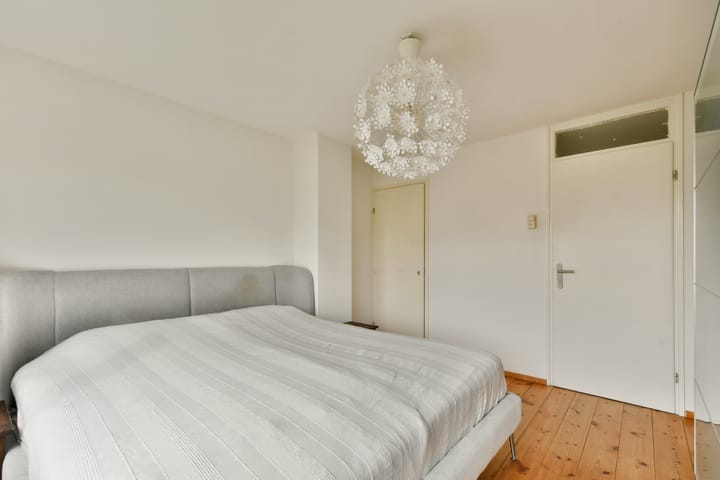 Tussenwoning te koop: Floraweg 11, Vreeland