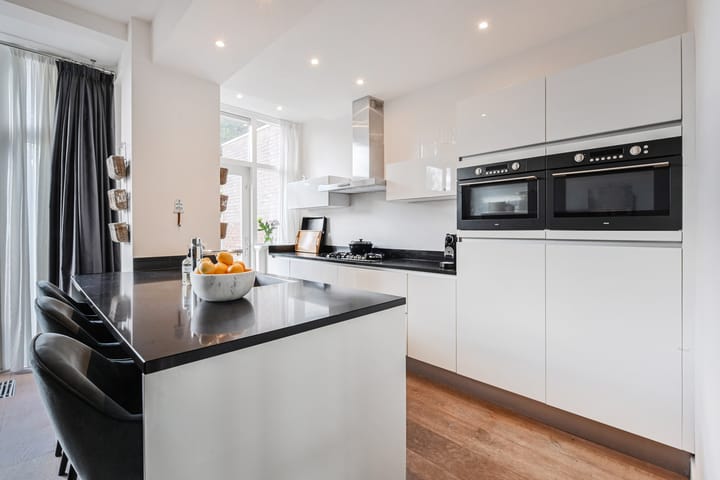 Tussenwoning te koop: Veursestraatweg 39, Leidschendam