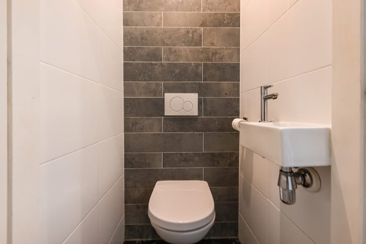 Tussenwoning te koop: Veursestraatweg 39, Leidschendam