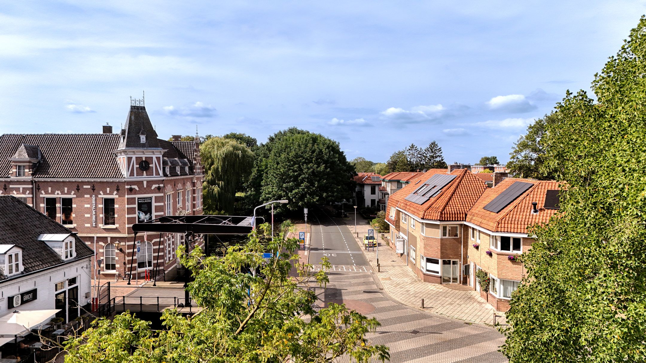 Photo 9 of Burgemeester Bloemersstraat 6