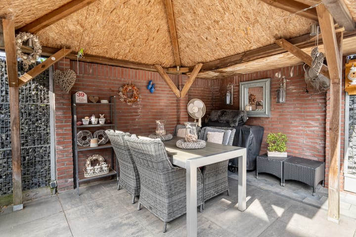 Tussenwoning te koop: Dr. Nolensstraat 39, Landgraaf