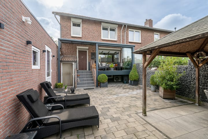 Tussenwoning te koop: Dr. Nolensstraat 39, Landgraaf