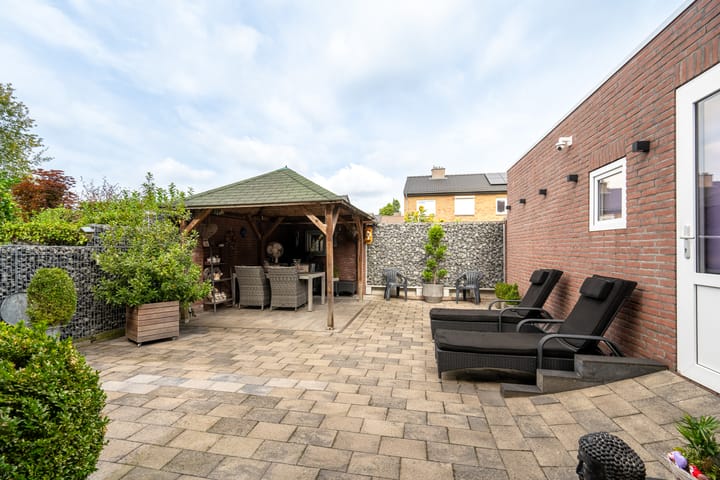 Tussenwoning te koop: Dr. Nolensstraat 39, Landgraaf