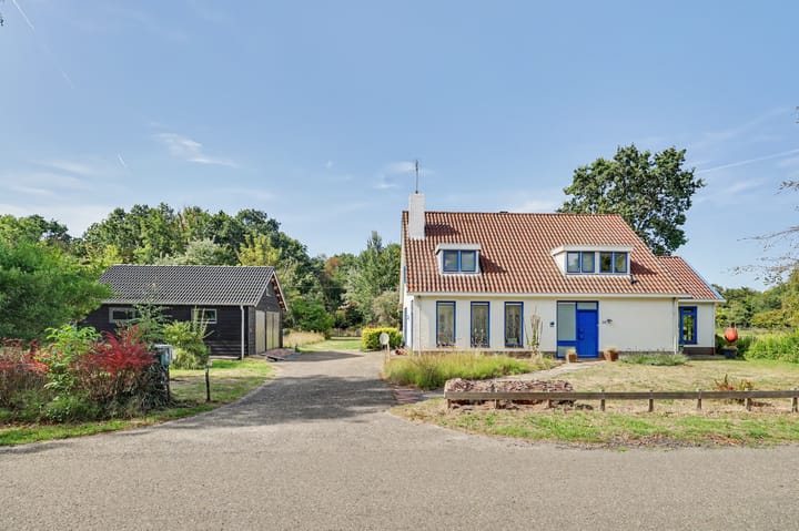 Vrijstaande woning te koop: Middelweg 36, Rockanje