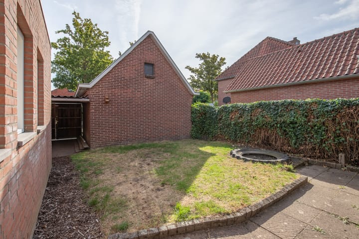 Hoekwoning te koop: Professor Schreinemakersstraat 36, Roermond