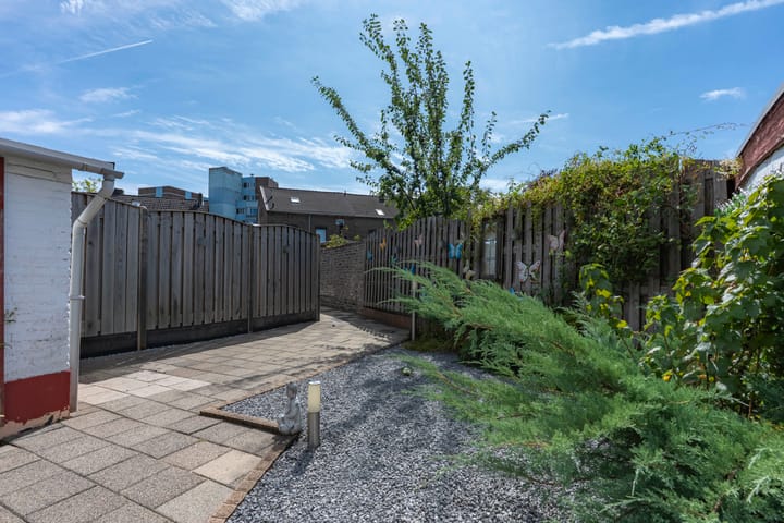 Tussenwoning te koop: Canisiusstraat 7, Kerkrade